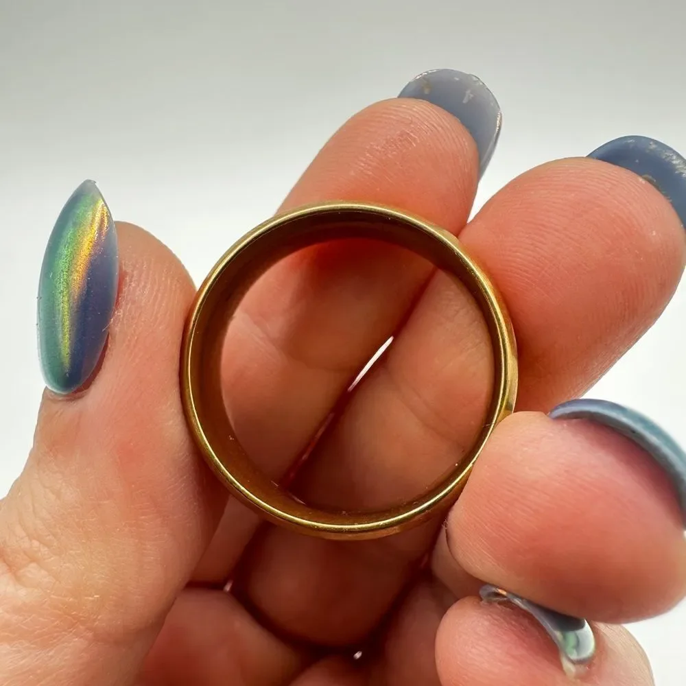 Size 13 brushed gold tone metal Men's‎ fashion ring/wedding band